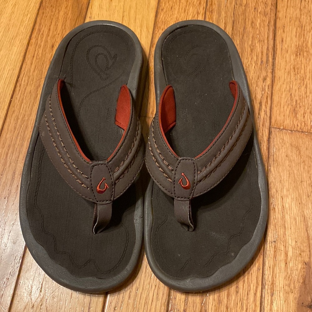 Olukai flip flops size 10